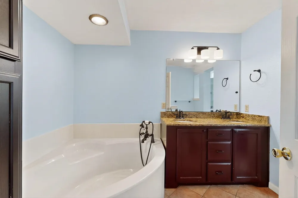 2927 Selma Lane Farmers Branch, TX 75234