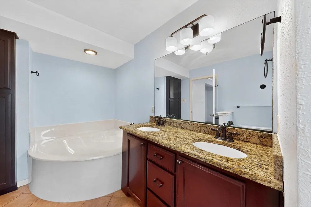 2927 Selma Lane Farmers Branch, TX 75234