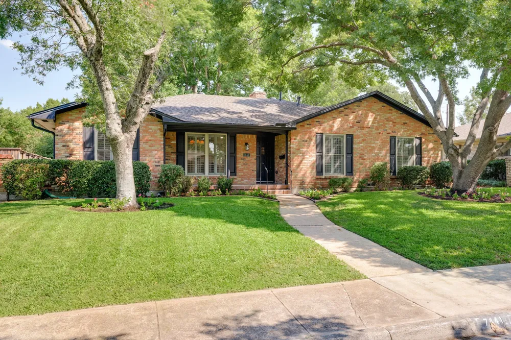 7441 Alto Caro Drive Dallas, TX 75248