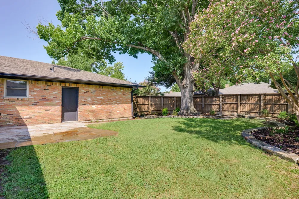 7441 Alto Caro Drive Dallas, TX 75248