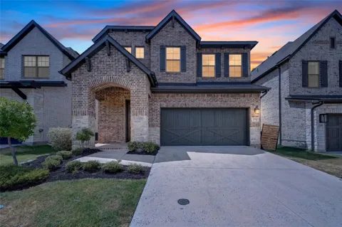 2552 Four Roses Drive