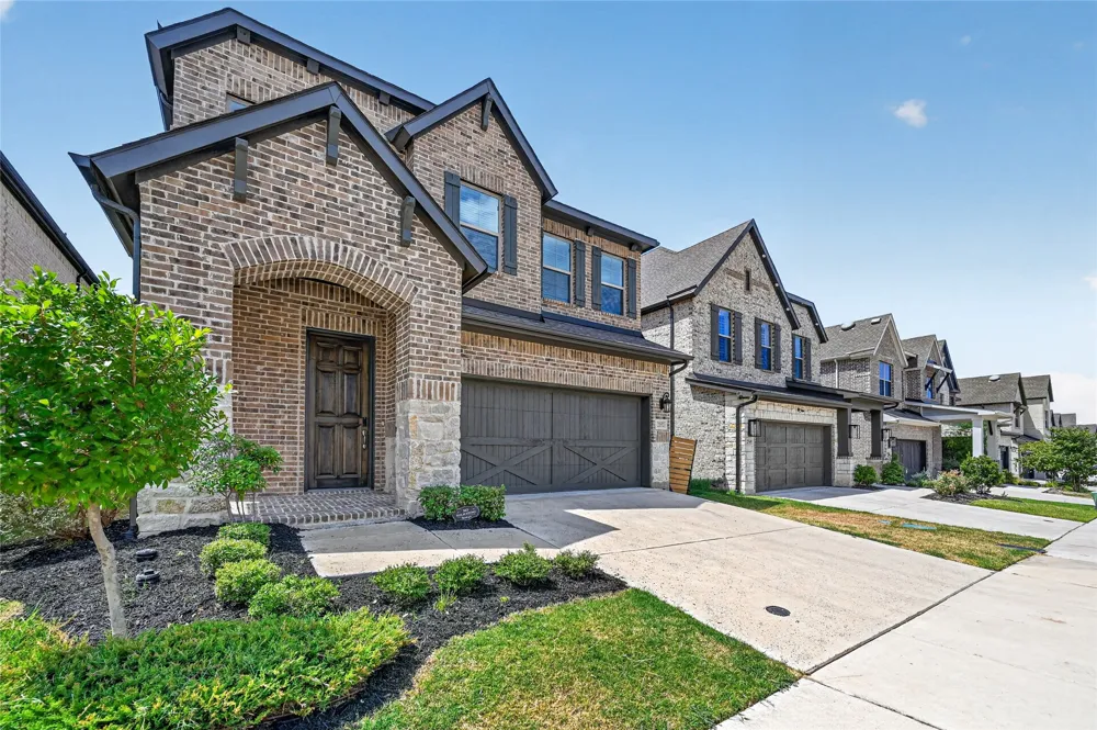 2552 Four Roses Drive Lewisville, TX 75056