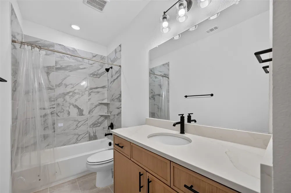 2552 Four Roses Drive Lewisville, TX 75056