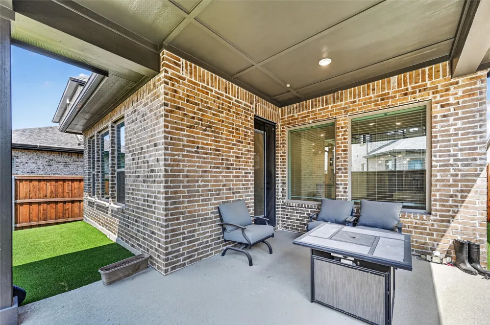 2552 Four Roses Drive Lewisville, TX 75056