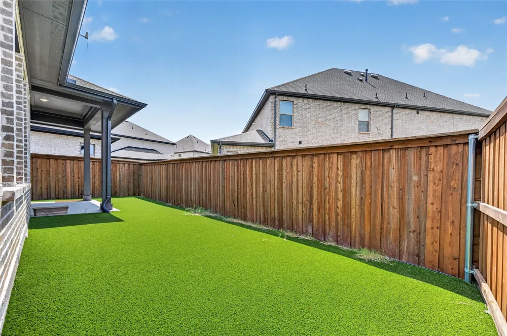2552 Four Roses Drive Lewisville, TX 75056