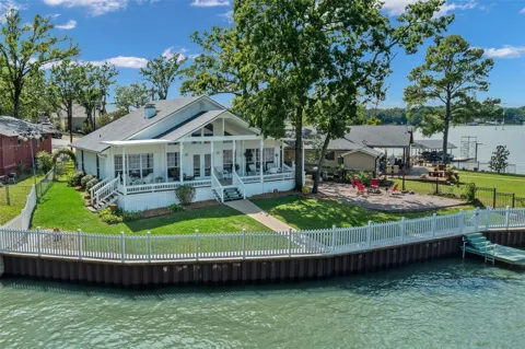 102 Shore Line Drive