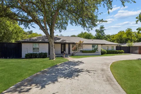 5610 Forest Lane