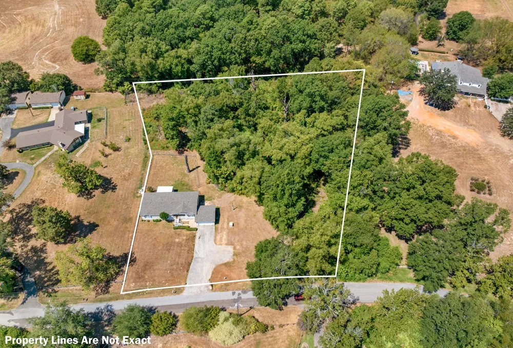 16202 County Road 165 Tyler, TX 75703