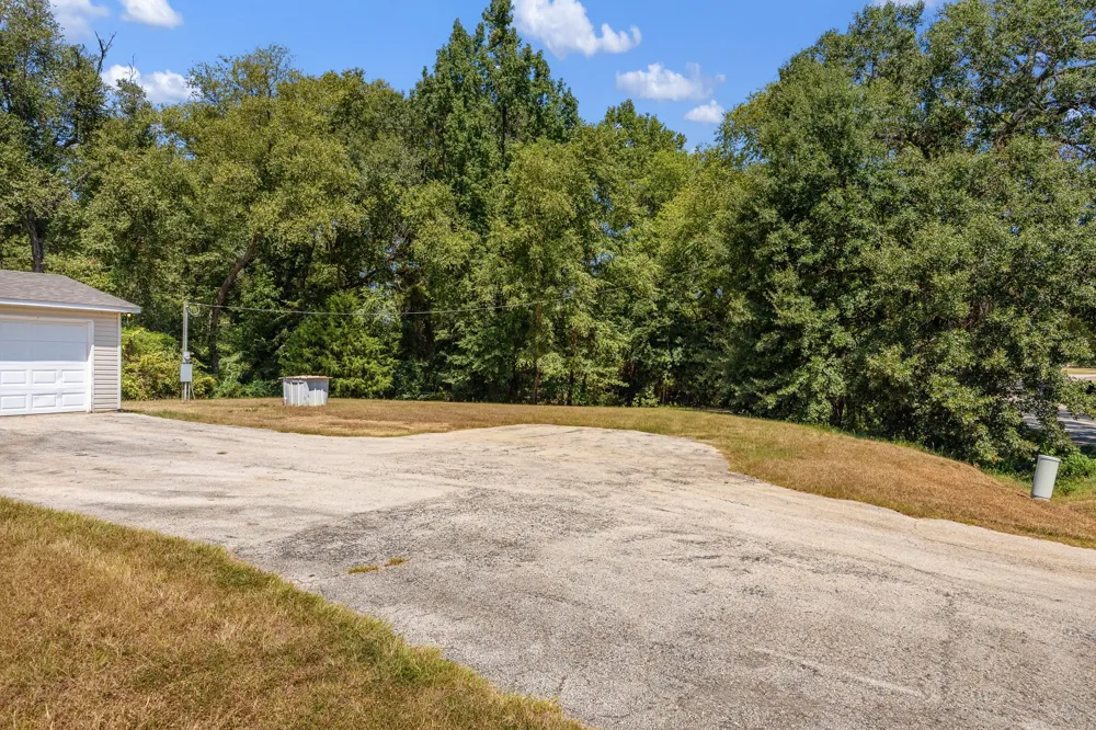 16202 County Road 165 Tyler, TX 75703