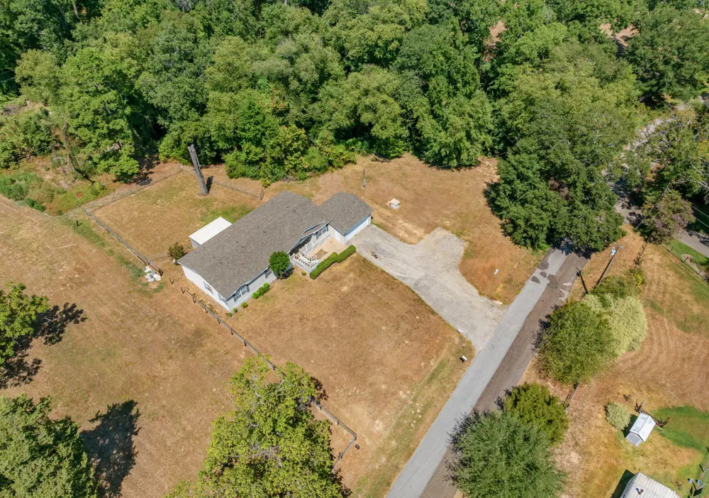 16202 County Road 165 Tyler, TX 75703