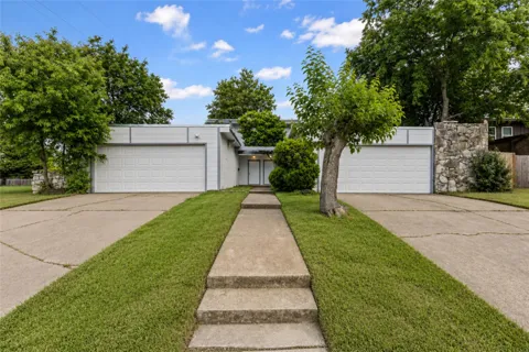 6315 Walraven Circle