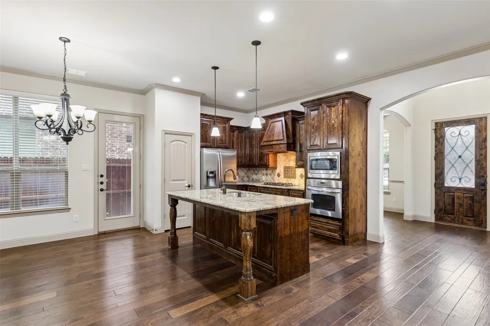 4944 Dominion Boulevard Irving, TX 75038