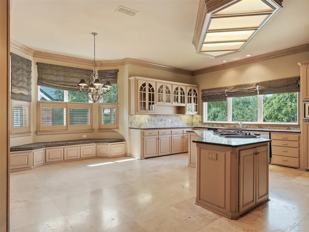 1700 Dowling Drive Irving, TX 75038