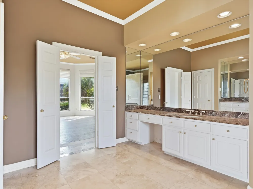 1700 Dowling Drive Irving, TX 75038