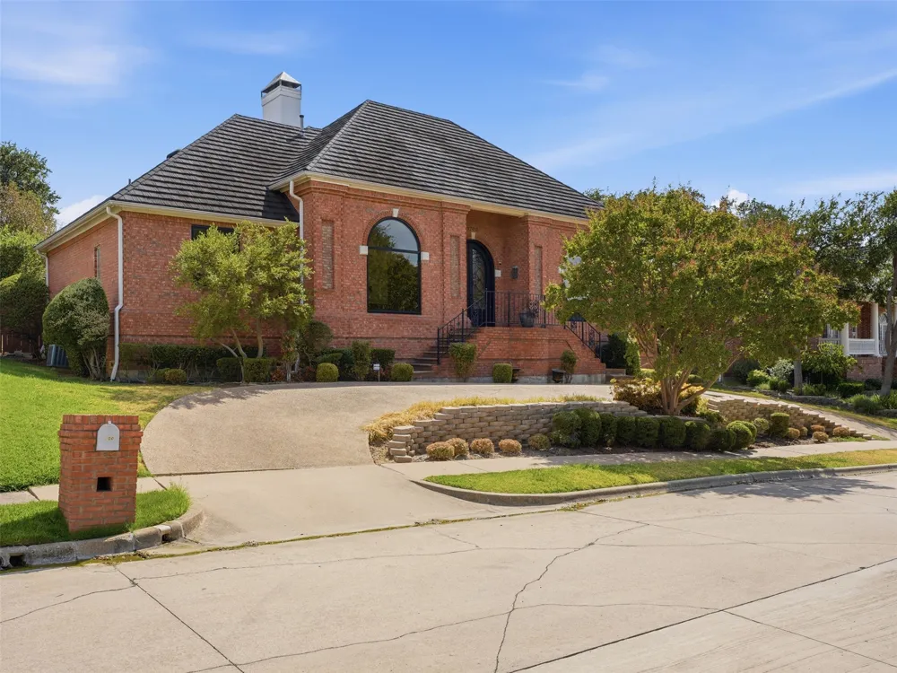 1700 Dowling Drive Irving, TX 75038