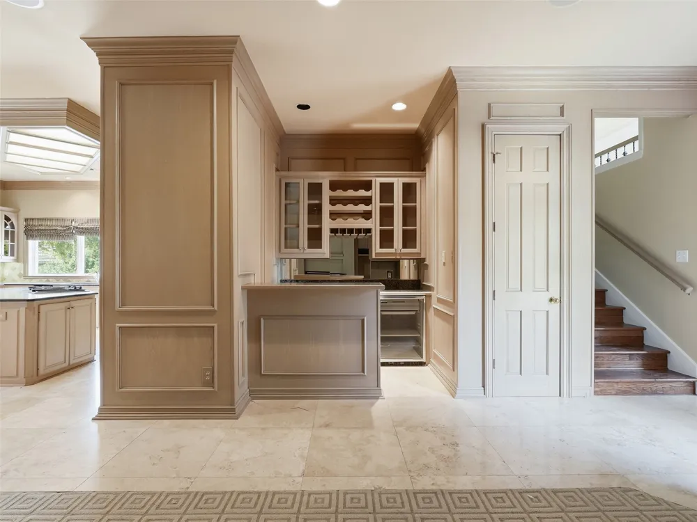 1700 Dowling Drive Irving, TX 75038