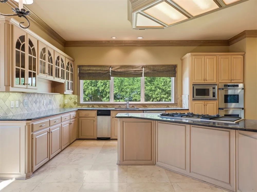 1700 Dowling Drive Irving, TX 75038