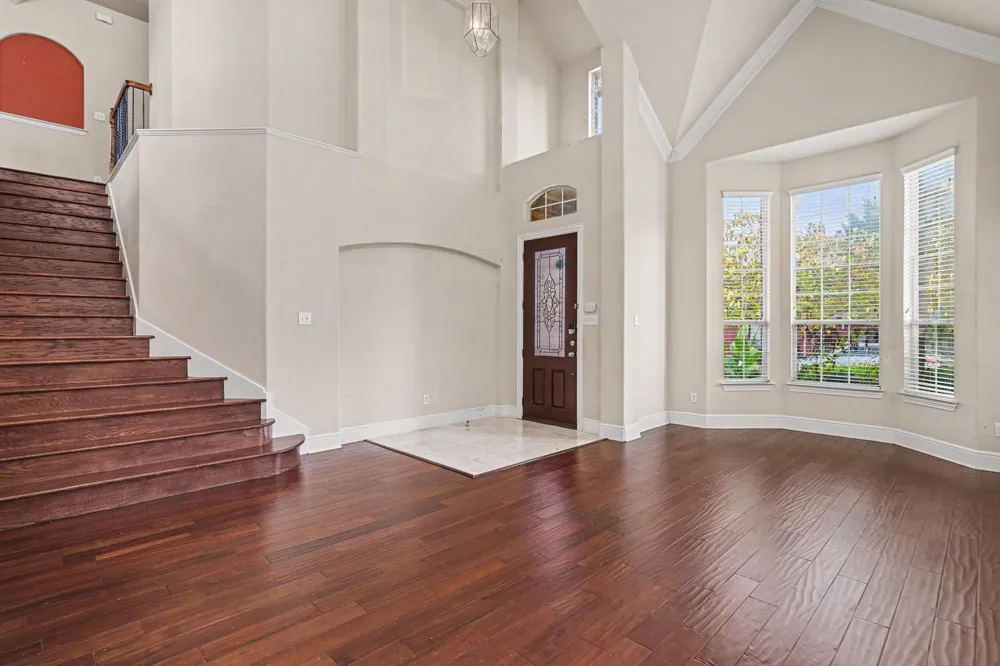 1344 Valley Vista Drive Irving, TX 75063