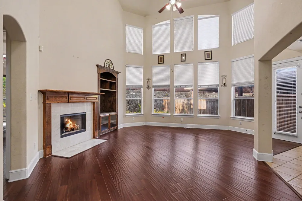 1344 Valley Vista Drive Irving, TX 75063