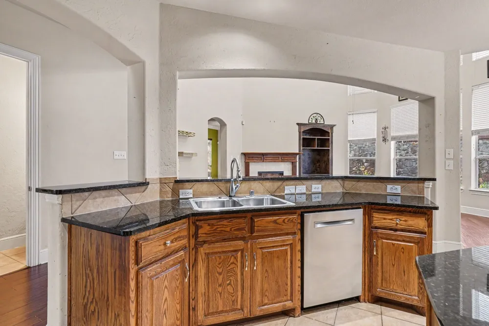 1344 Valley Vista Drive Irving, TX 75063
