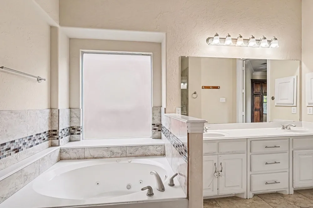 1344 Valley Vista Drive Irving, TX 75063