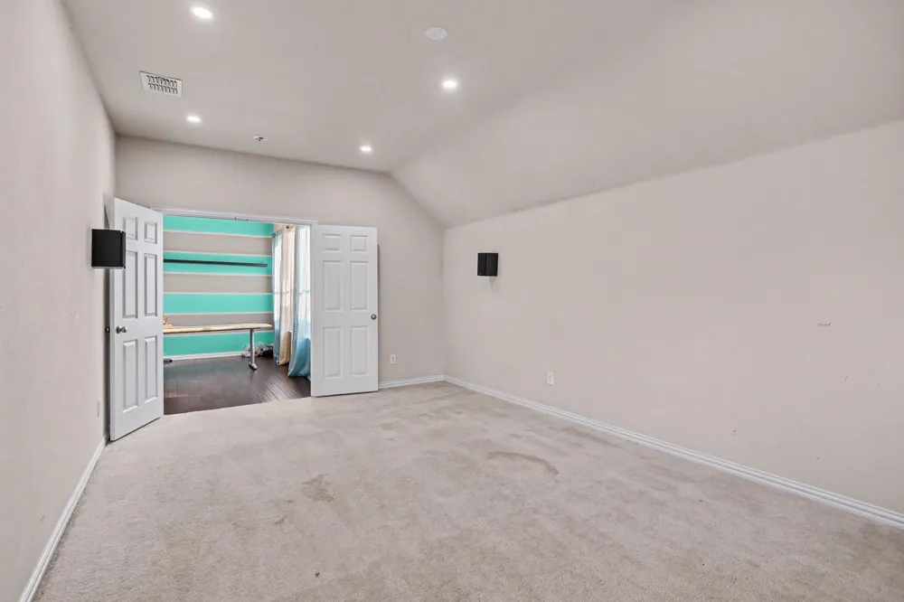 1344 Valley Vista Drive Irving, TX 75063