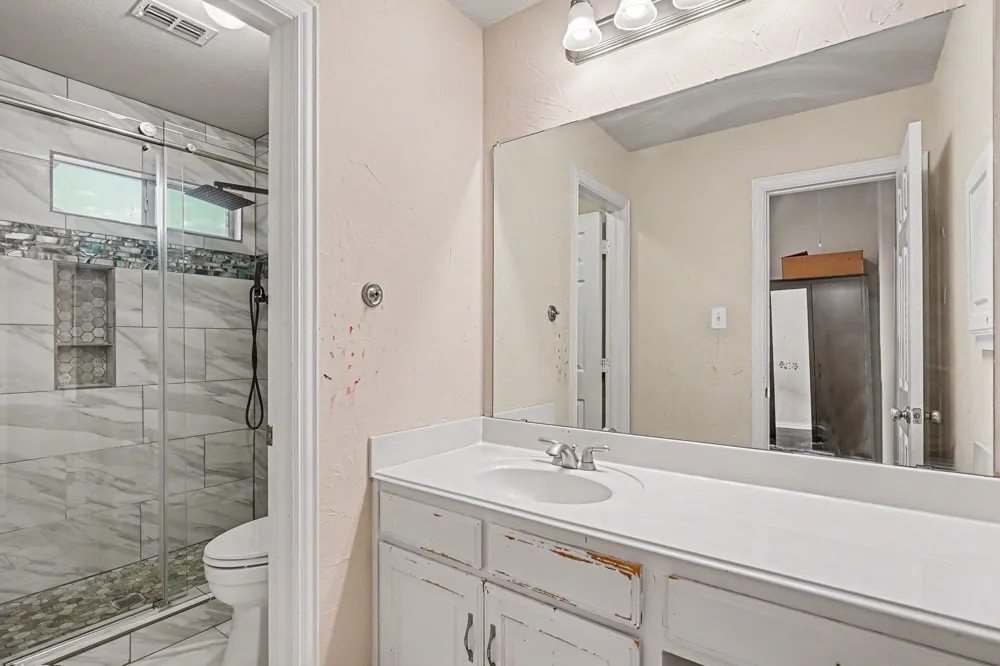 1344 Valley Vista Drive Irving, TX 75063