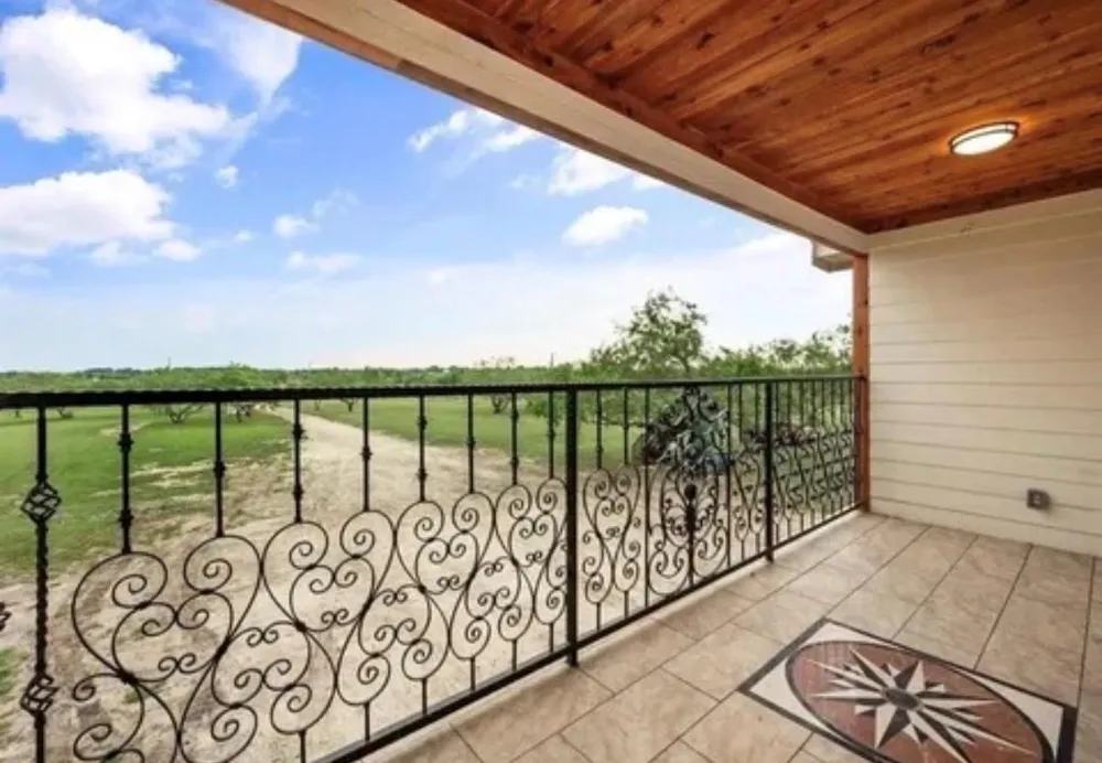 6049 County Road 1030 B Rice, TX 75155
