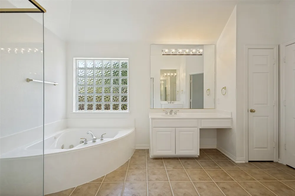 840 Clearlake Drive Prosper, TX 75078