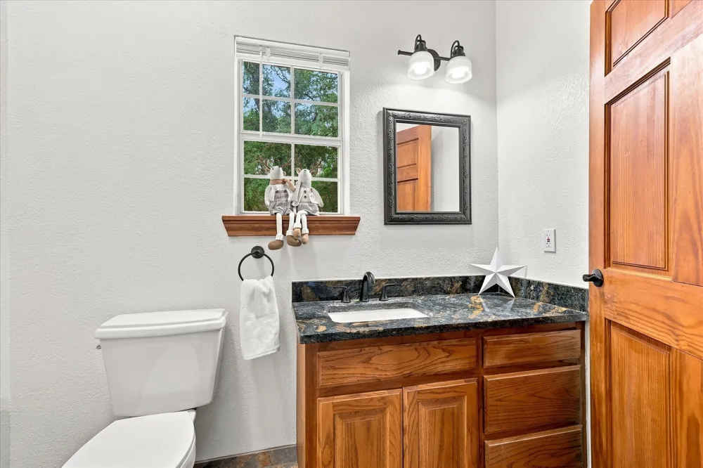 4025 Lake Oaks Circle Fort Worth, TX 76108