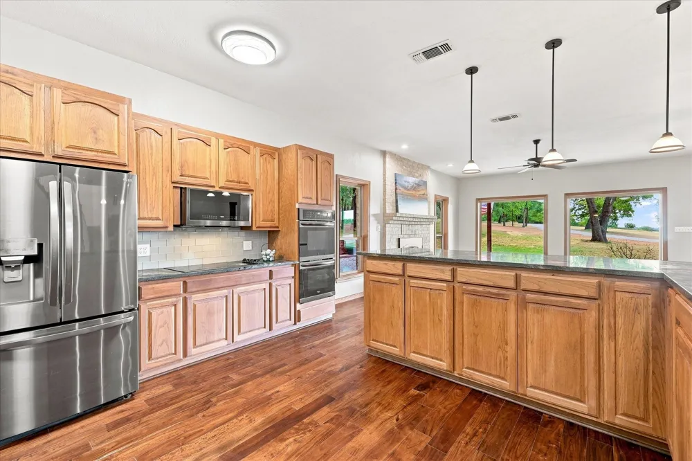 4025 Lake Oaks Circle Fort Worth, TX 76108