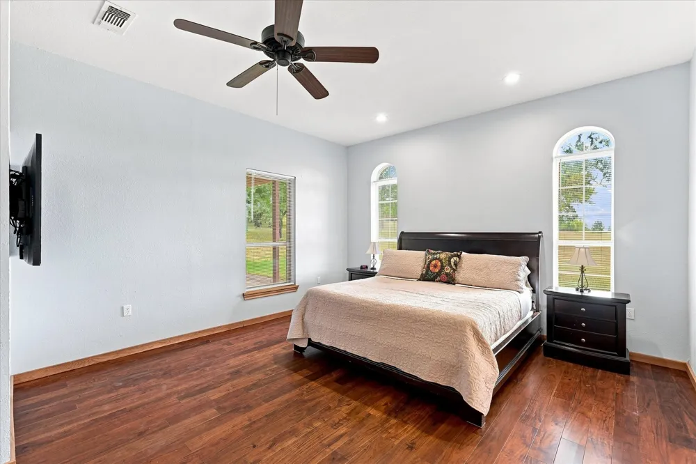 4025 Lake Oaks Circle Fort Worth, TX 76108