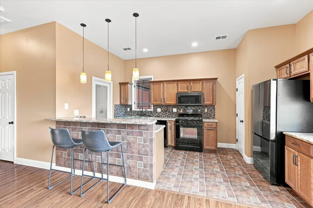4025 Lake Oaks Circle Fort Worth, TX 76108