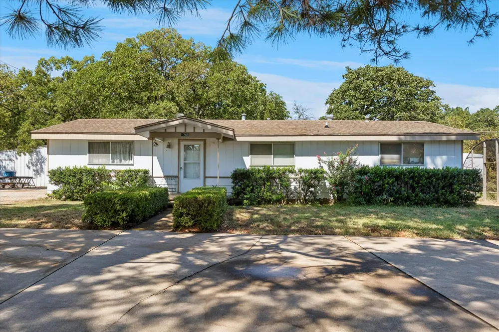 1760 Randol Mill Avenue Southlake, TX 76092