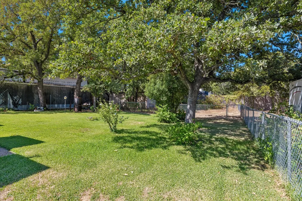 1760 Randol Mill Avenue Southlake, TX 76092