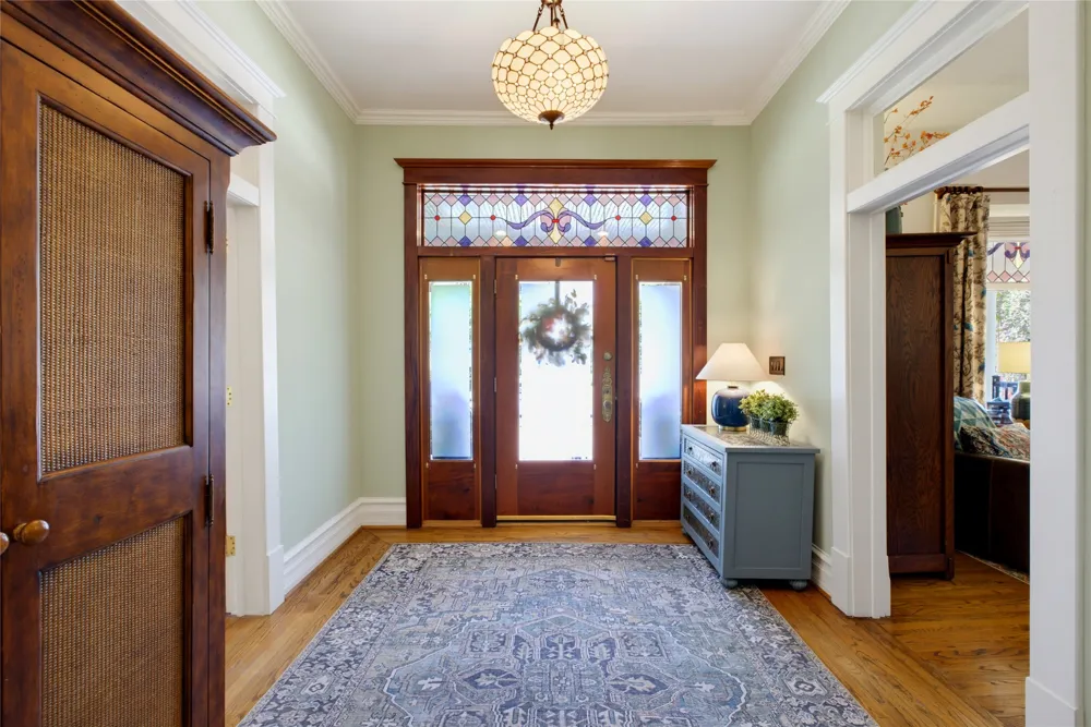 4738 Victor Street Dallas, TX 75246