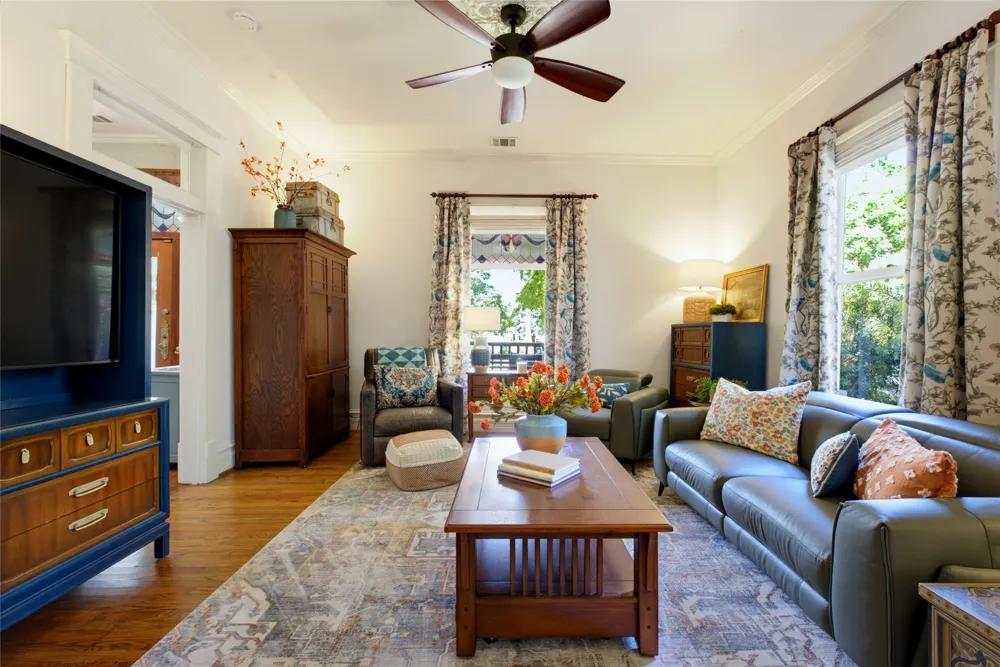 4738 Victor Street Dallas, TX 75246