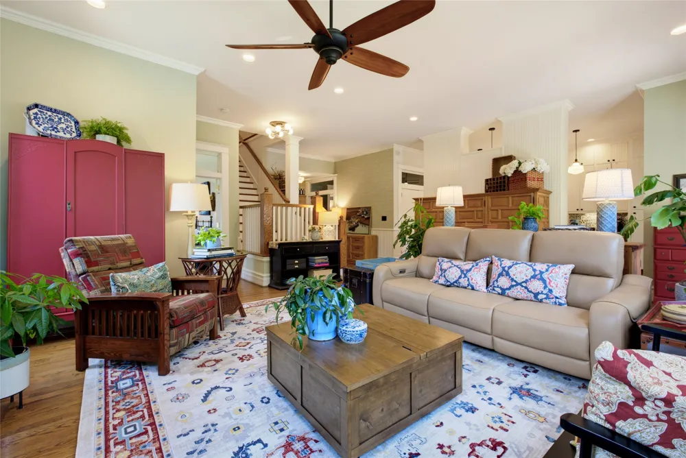 4738 Victor Street Dallas, TX 75246