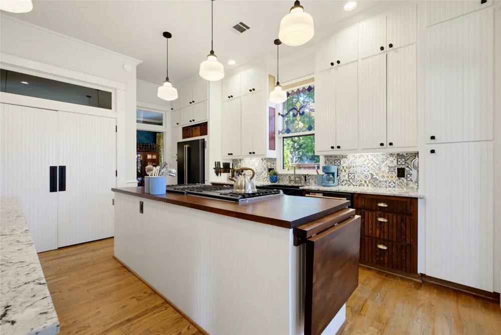 4738 Victor Street Dallas, TX 75246