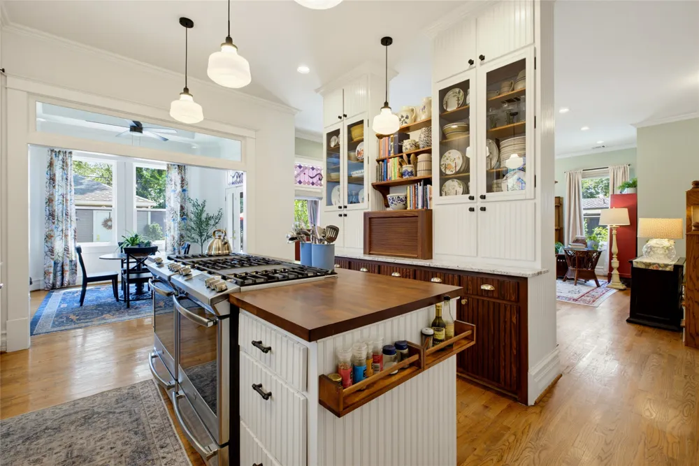 4738 Victor Street Dallas, TX 75246