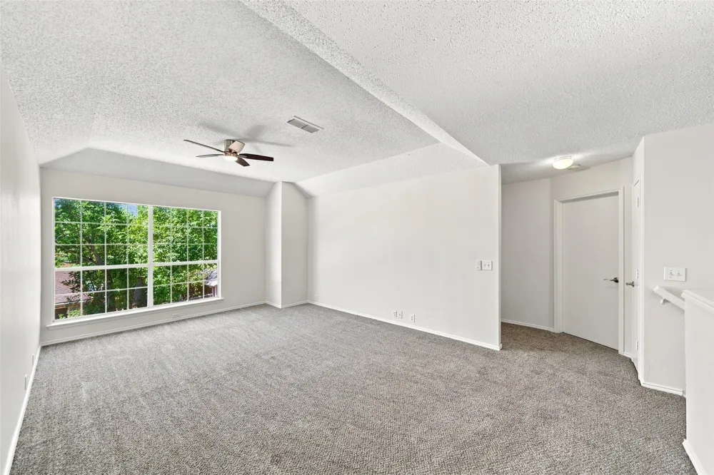 337 Bluewood Lane Lake Dallas, TX 75065