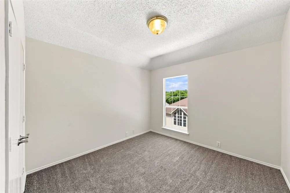 337 Bluewood Lane Lake Dallas, TX 75065