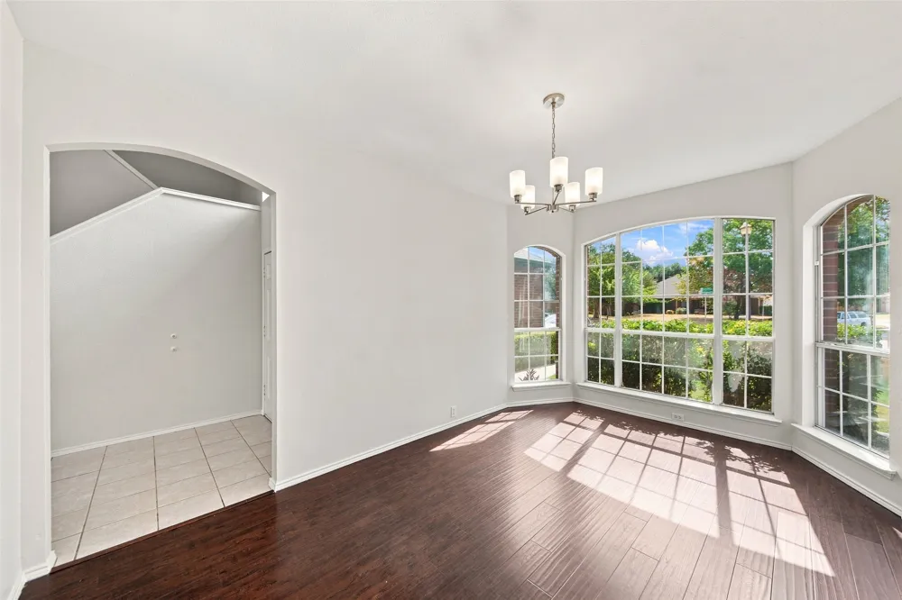 337 Bluewood Lane Lake Dallas, TX 75065