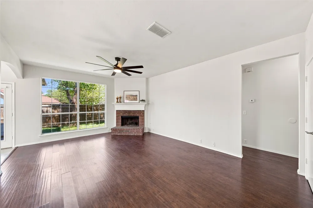 337 Bluewood Lane Lake Dallas, TX 75065
