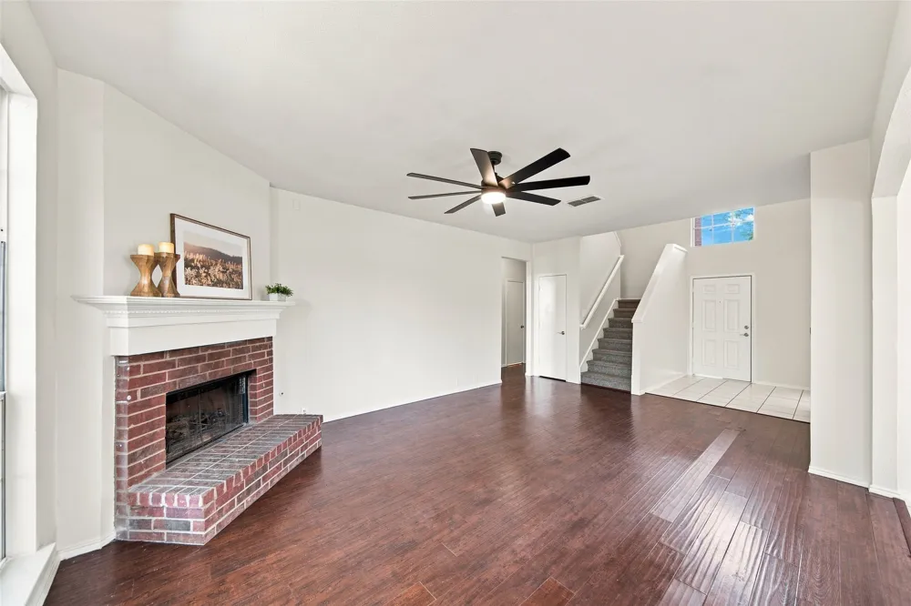 337 Bluewood Lane Lake Dallas, TX 75065