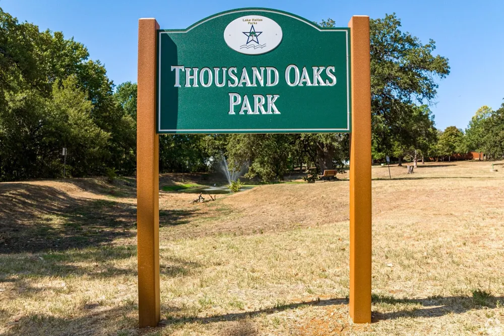 337 Bluewood Lane Lake Dallas, TX 75065