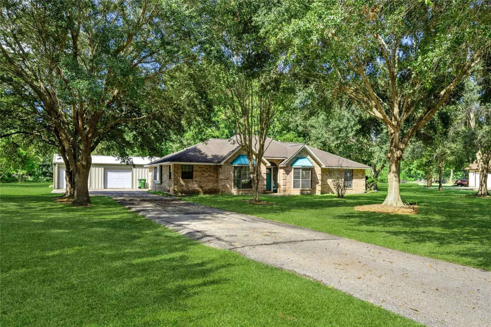 330 Brown Road Dayton, TX 77535