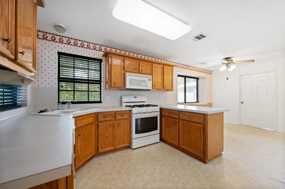 330 Brown Road Dayton, TX 77535