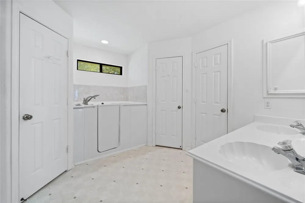330 Brown Road Dayton, TX 77535