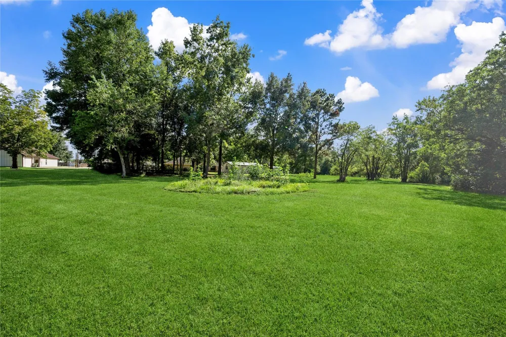 330 Brown Road Dayton, TX 77535